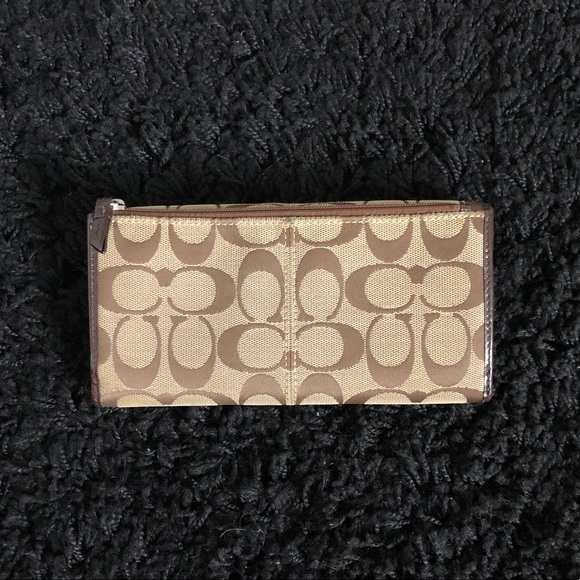 Coach Wallet - Picture 2 of 6